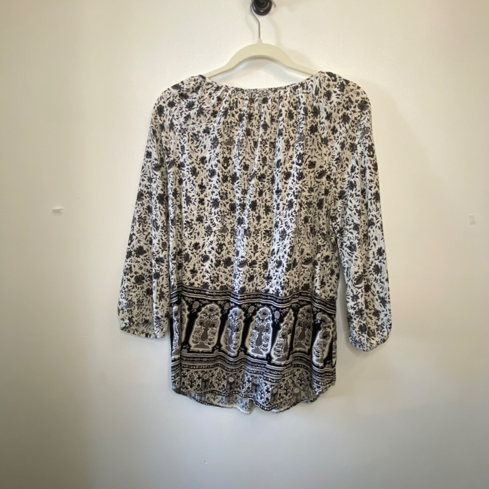 Like New Lucky Brand Top - Picture 2 of 4